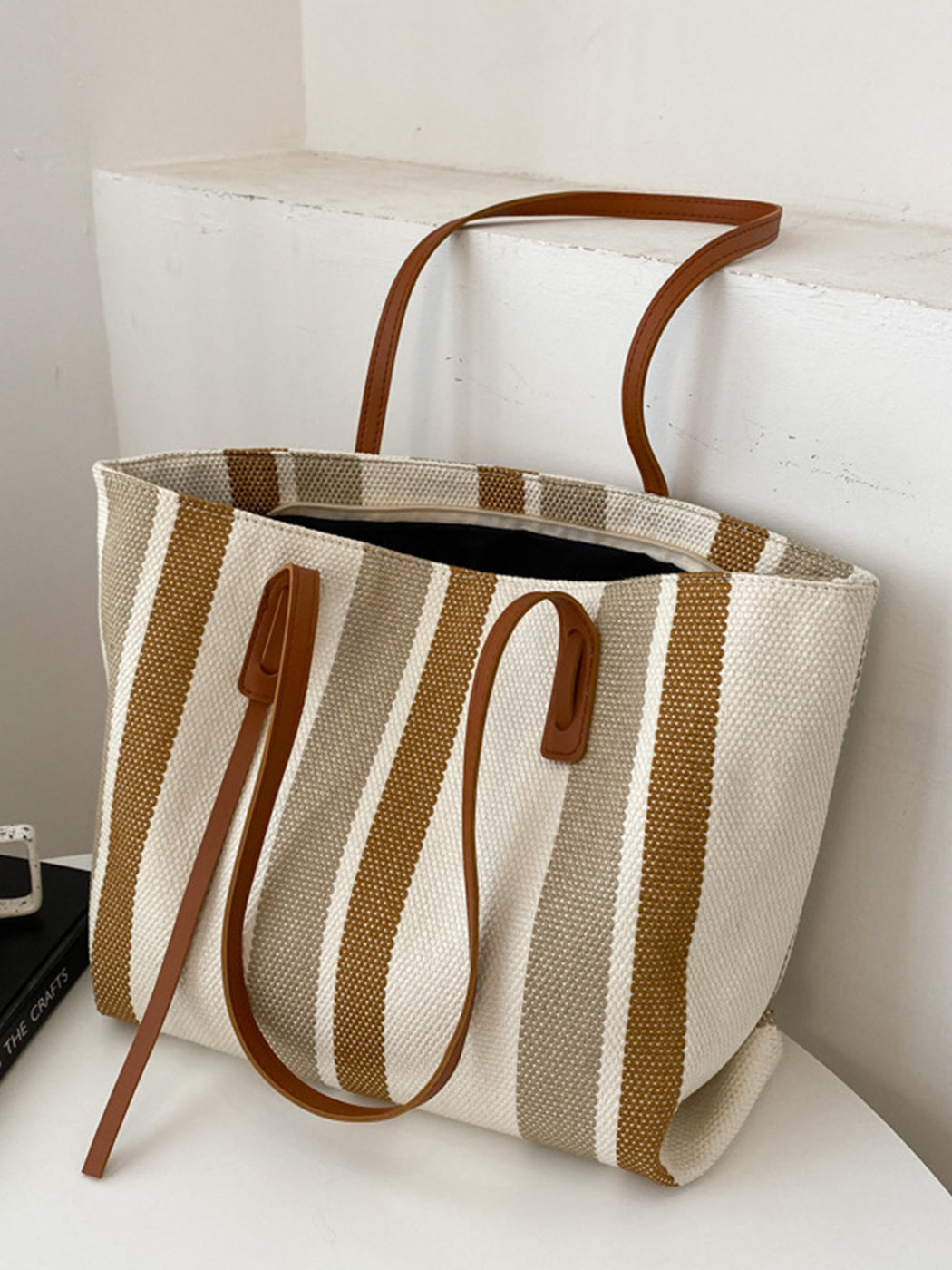 Women's Minimalist Large Capacity Vertical Stripe Casual Tote Bag