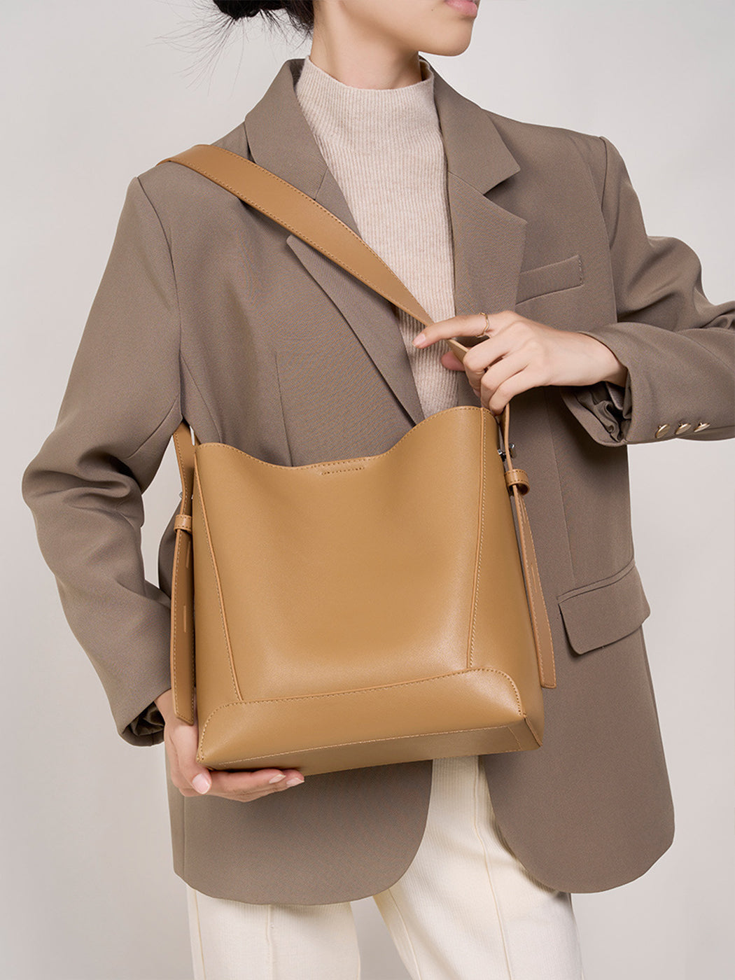 Women's Premium Genuine Leather Bucket Bag