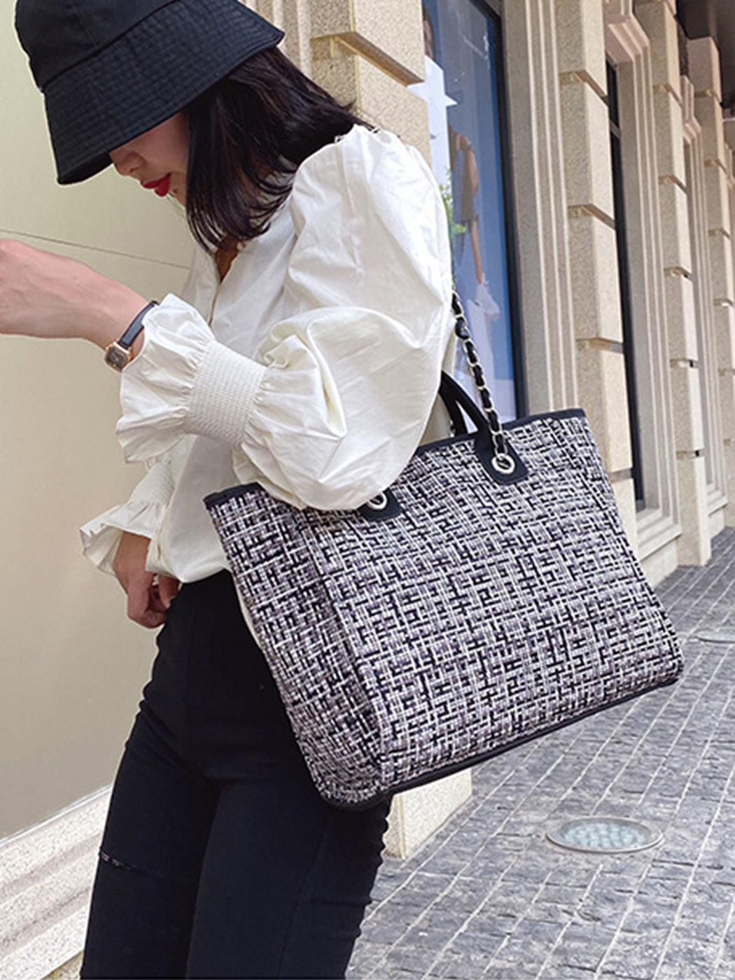 Chic Tweed Chain Tote Bag