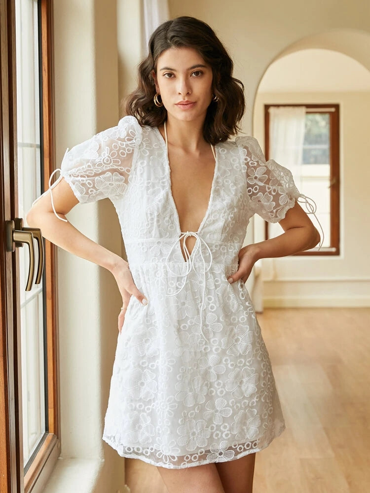 Calico V-neck Tie-up Cuffs Lace Dresses